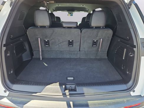Certified 2025 Chevrolet Traverse LT AWD/4WD image 36