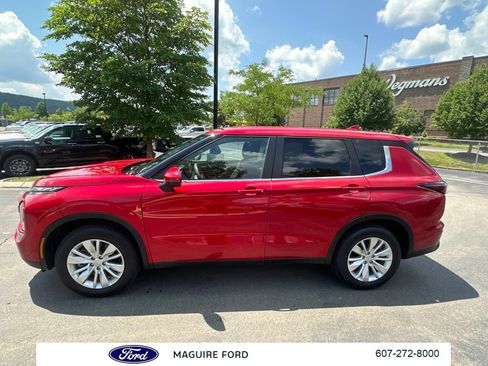 Used 2025 Mitsubishi Outlander ES AWD/4WD image 9
