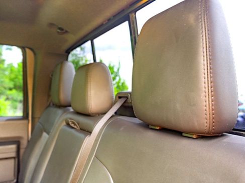 Used 2011 Ford F250 Lariat w/ Lariat Interior Pkg AWD/4WD image 27