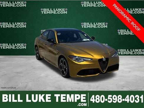 Used 2023 Alfa Romeo Giulia Veloce RWD image 1