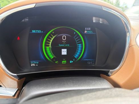 Used 2016 Chevrolet Volt Premier w/ Driver Confidence Package FWD image 20