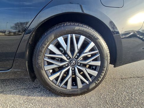 Used 2024 Nissan Altima 2.5 SV image 29