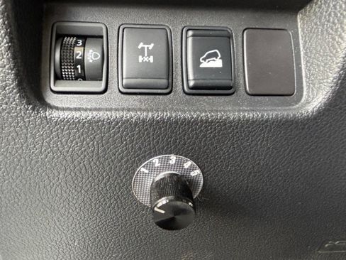 Used 2016 Nissan Titan PRO-4X AWD/4WD image 18