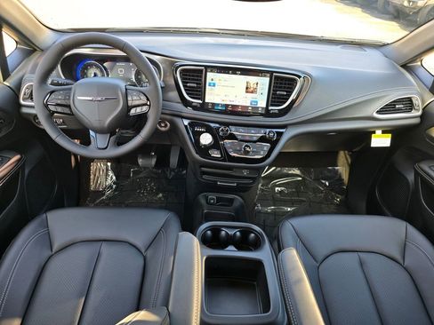 New 2026 Chrysler Pacifica Select FWD image 6