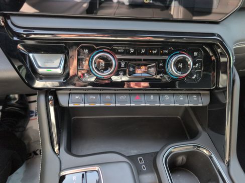 Used 2025 GMC Sierra 1500 AT4X image 25