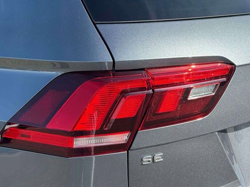 Used 2023 Volkswagen Tiguan SE image 11