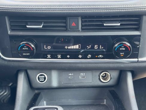 Used 2023 Nissan Rogue SV AWD/4WD image 29