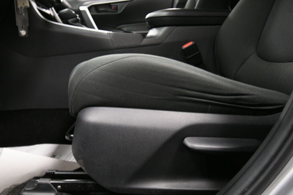Certified 2025 Toyota RAV4 LE FWD image 11