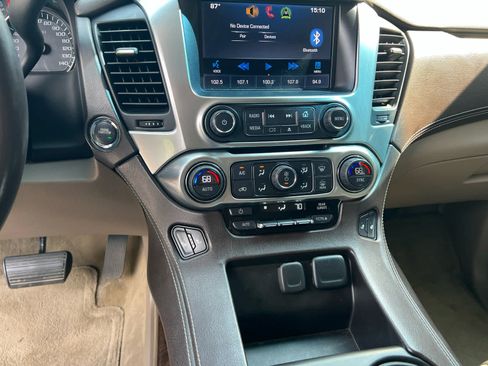 Used 2015 Chevrolet Tahoe LT w/ Luxury Package AWD/4WD image 16