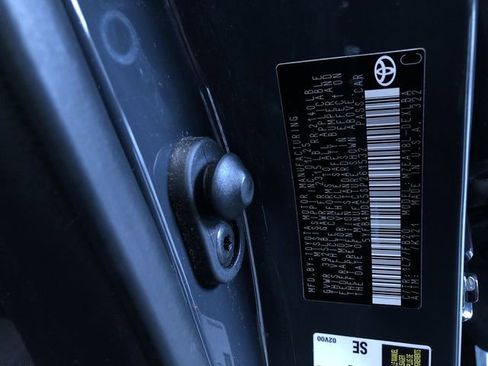 Certified 2025 Toyota Corolla LE image 31