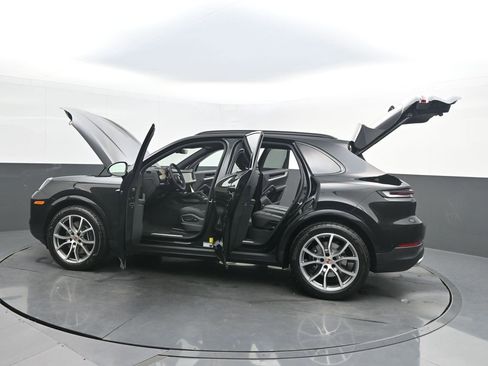 New 2026 Porsche Cayenne image 41