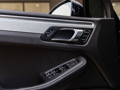 Used 2018 Porsche Macan GTS image 23