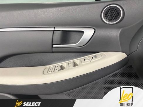 Used 2024 Hyundai Sonata SEL w/ Convenience Package FWD image 17