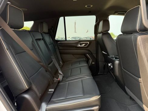 Used 2024 GMC Yukon SLT AWD/4WD image 43