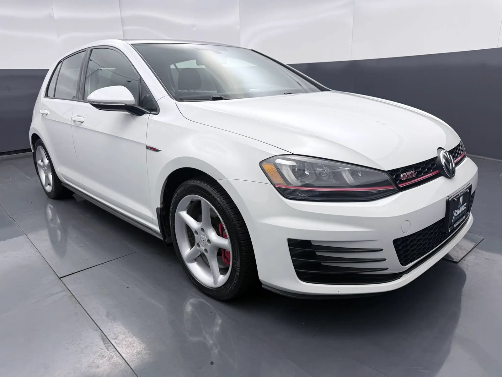 Used 2016 Volkswagen GTI Autobahn w/ Lighting Package (SEL) FWD image 1