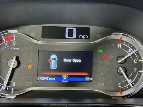 Used 2018 Honda Pilot Touring image 14