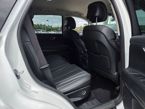 Used 2025 Genesis GV80 2.5T Standard AWD/4WD image 16