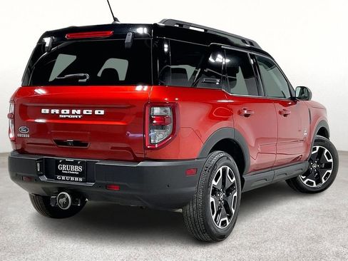 Used 2022 Ford Bronco Sport Outer Banks w/ Tech Package image 2