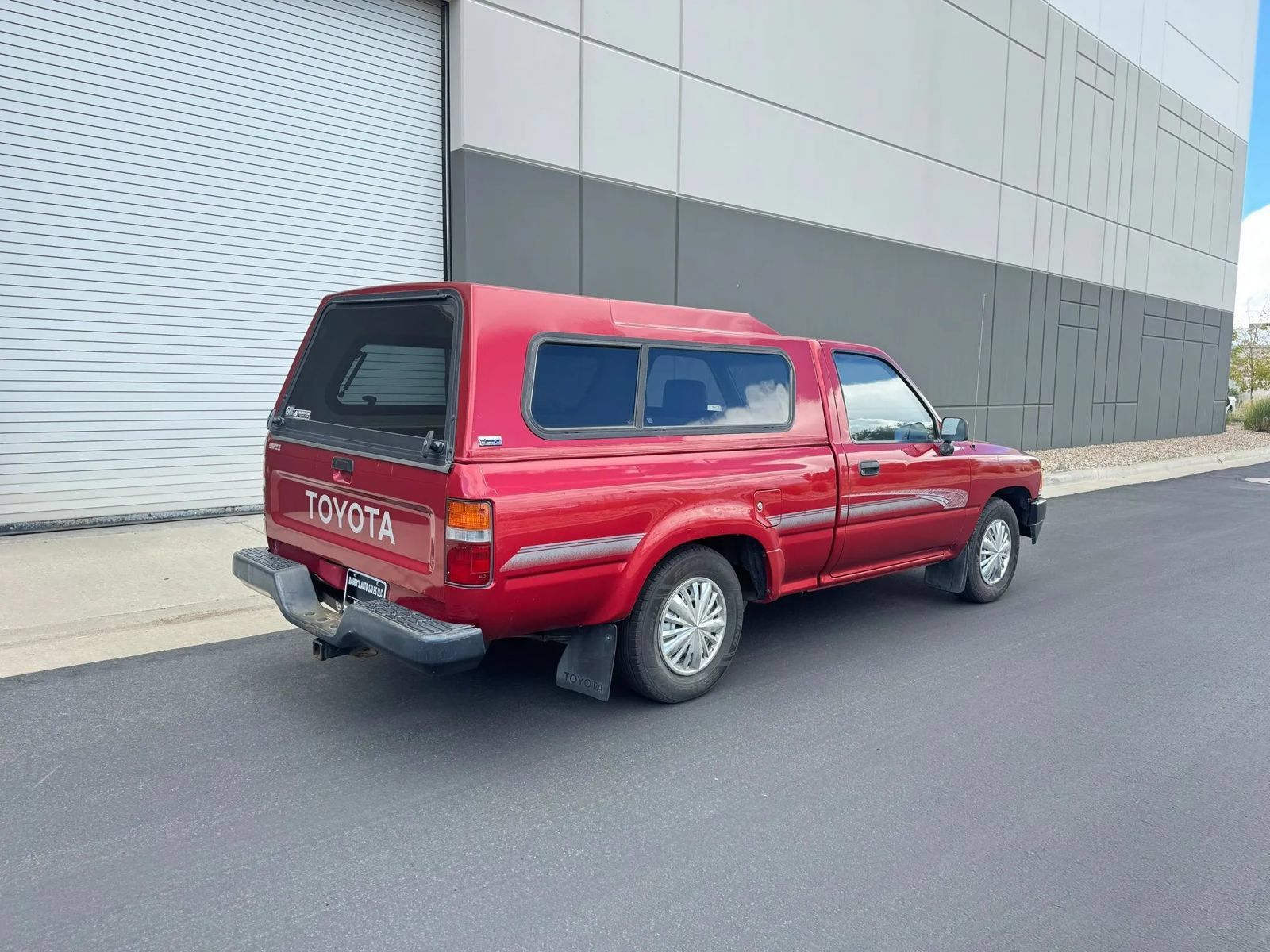 Used 1993 Toyota Pickup 2WD Regular Cab image 3