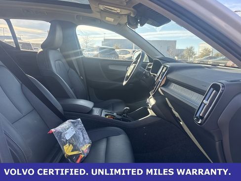 Certified 2025 Volvo XC40 B5 Core image 8