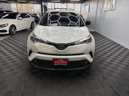 Used 2018 Toyota C-HR XLE image 4