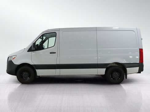 Used 2021 Mercedes-Benz Sprinter 2500 image 2