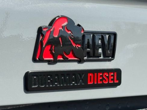 Used 2024 GMC Sierra 1500 AT4X image 11