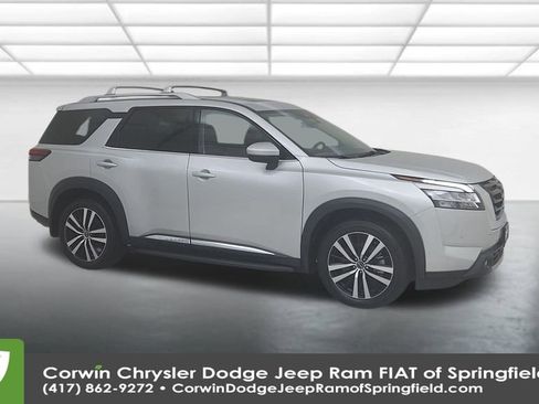 Used 2023 Nissan Pathfinder Platinum w/ Cargo Package image 2