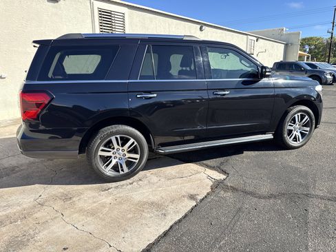 Used 2023 Ford Expedition Limited image 8