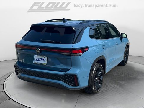 New 2025 Volkswagen Tiguan SE R-Line image 7