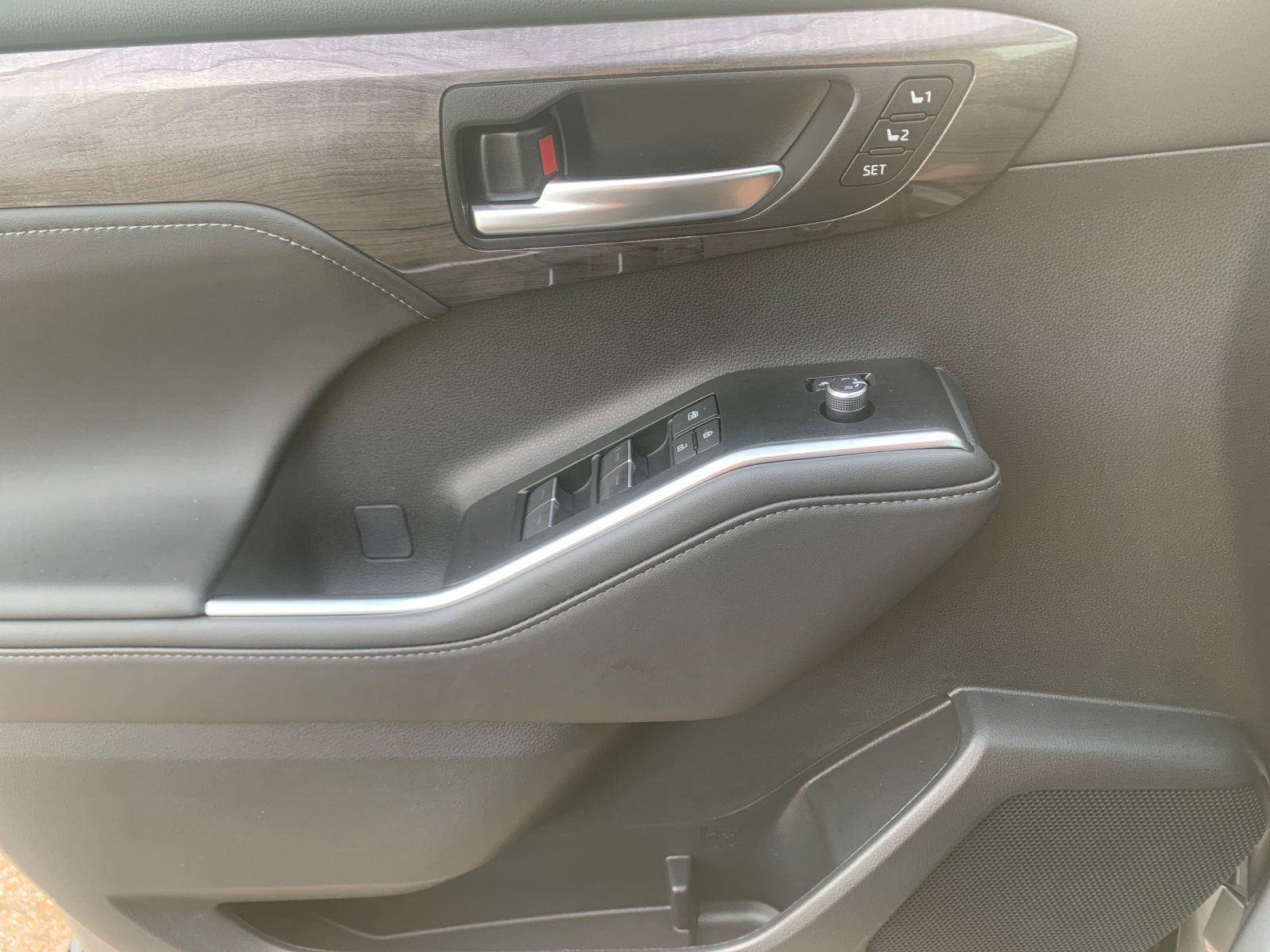 New 2026 Toyota Highlander Limited AWD/4WD image 11