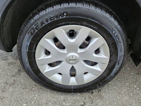 Used 2019 Nissan Rogue Sport S image 11