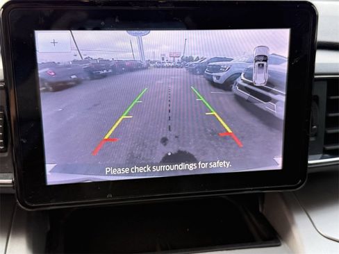 Used 2021 Ford Explorer XLT w/ Equipment Group 202A image 24