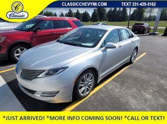 Used 2013 Lincoln MKZ image 1