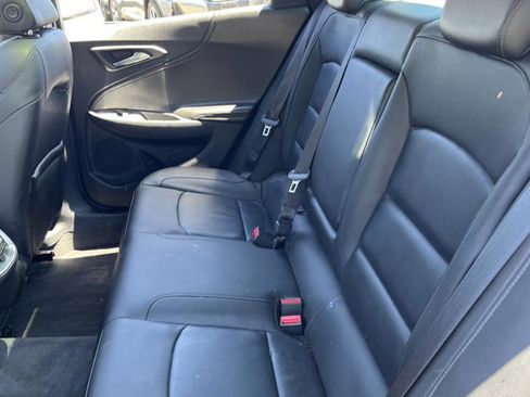 Used 2018 Chevrolet Malibu Hybrid w/ Leather Package FWD image 8