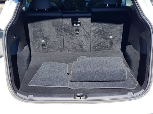 Used 2021 Tesla Model Y Long Range image 18