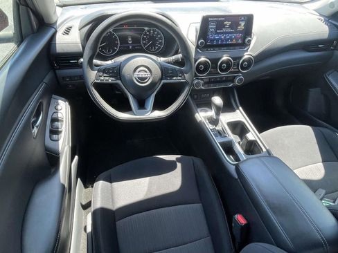 Used 2024 Nissan Sentra SV FWD image 11