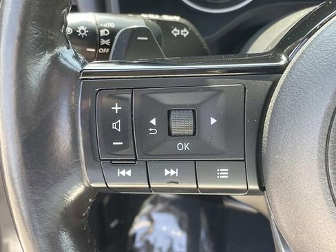 Used 2023 Nissan Rogue SV w/ SV Premium B Package FWD image 20