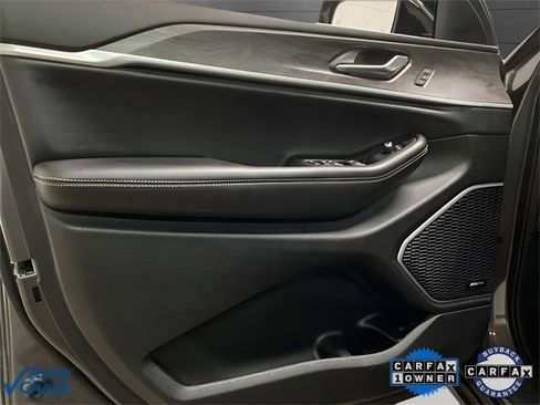 Used 2022 Jeep Grand Cherokee L Limited image 19