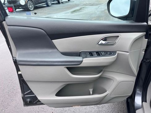 Used 2016 Honda Odyssey SE image 8