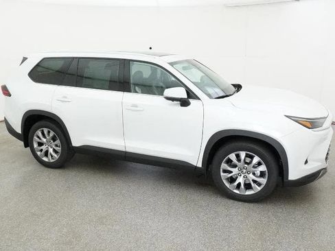 New 2026 Toyota Grand Highlander Limited FWD image 12