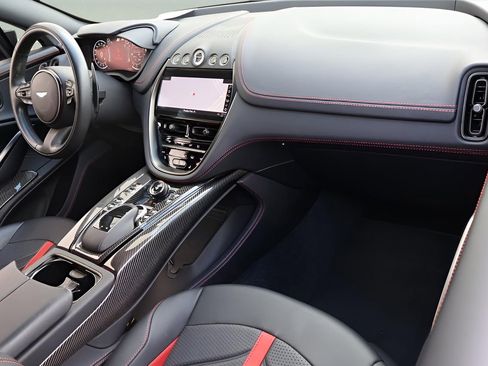 Used 2024 Aston Martin DBX 707 image 23