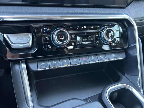 Used 2024 GMC Sierra 1500 Denali w/ Technology Package AWD/4WD image 21