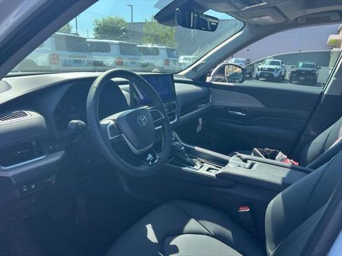 Certified 2026 Toyota Grand Highlander FWD image 8