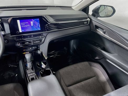 Used 2025 Toyota Camry LE FWD image 20