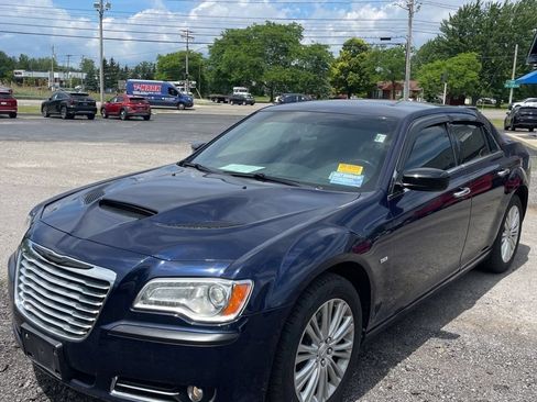 Used 2014 Chrysler 300 C AWD/4WD image 2