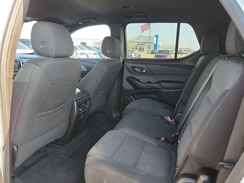 Used 2023 Chevrolet Traverse LT image 10