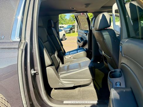 Used 2016 Chevrolet Suburban LT w/ Luxury Package AWD/4WD image 27
