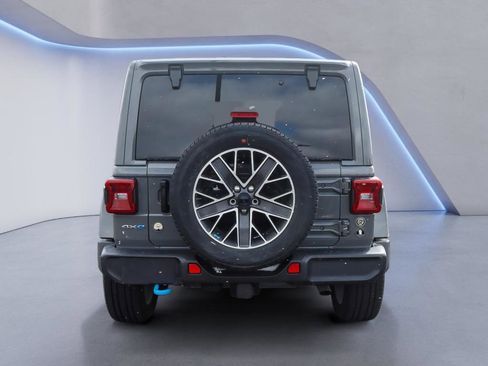 Used 2023 Jeep Wrangler Sahara w/ Cold Weather Group image 6