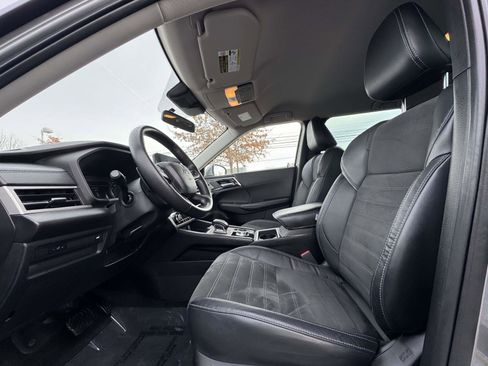 Used 2023 Mitsubishi Outlander SE image 14